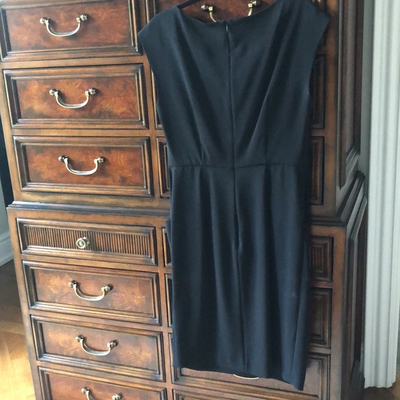 Basic black dress with front pockets. - Picture 4 of 5